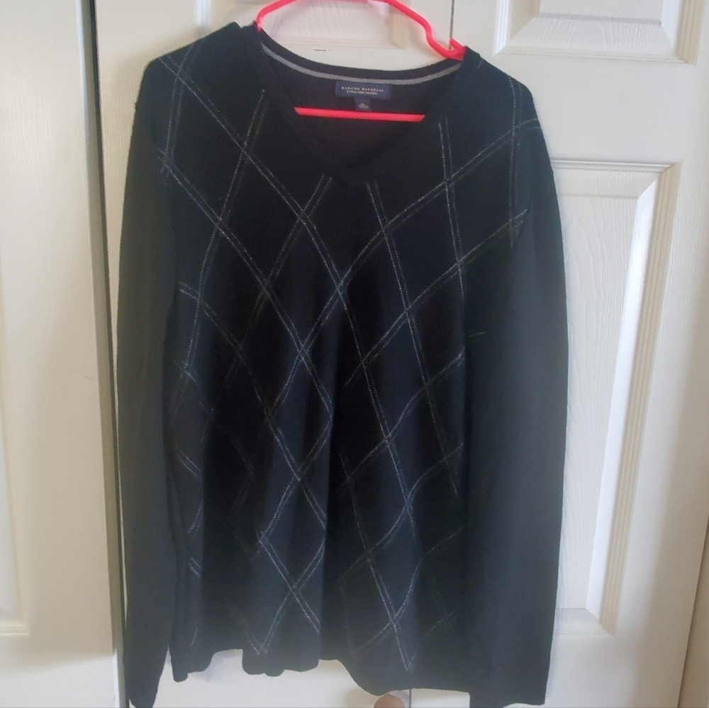 BANANA REPUBLIC EXTRA FINE MERINO MENS PULL OVER SWEATER. XL. DIAMOND BLK WHT
